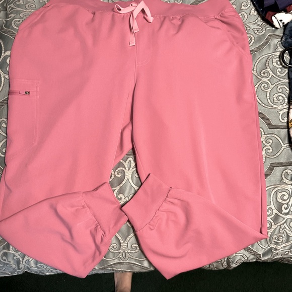 FIGS F’ing Pink scrubs size 3XL. Worn once. - Picture 5 of 10